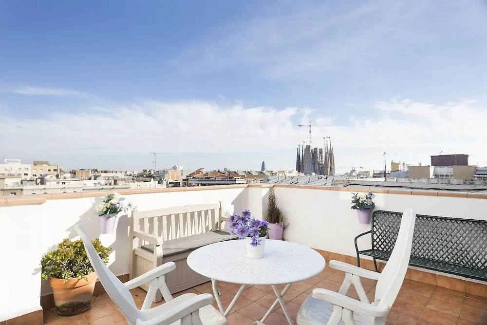 Sagrada Familia Attic Terrace Barcelona Views Lägenhet